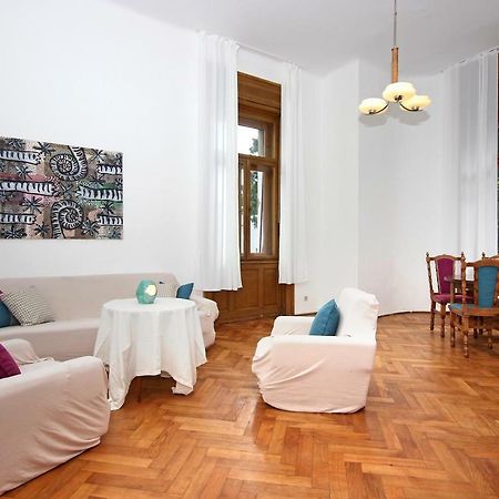 Apartment In The Top Center Of Old Town Pula Exterior photo